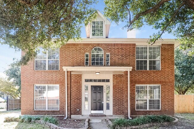 720 Finley St Cedar Hill, TX 75104