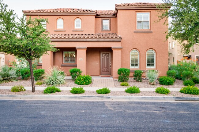 3327 E Loma Vista St Gilbert, AZ 85295
