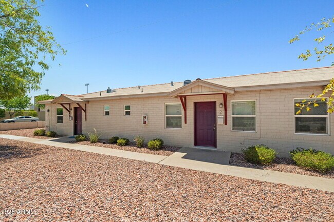 528 E Pierson St Phoenix, AZ 85012