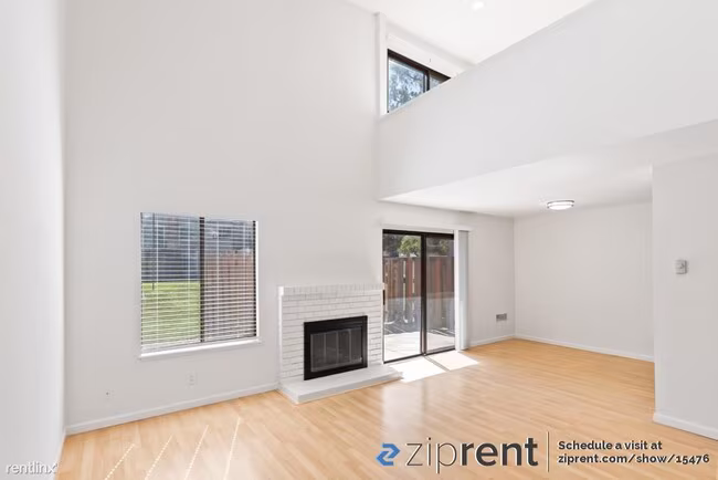 2406 South Park Lane