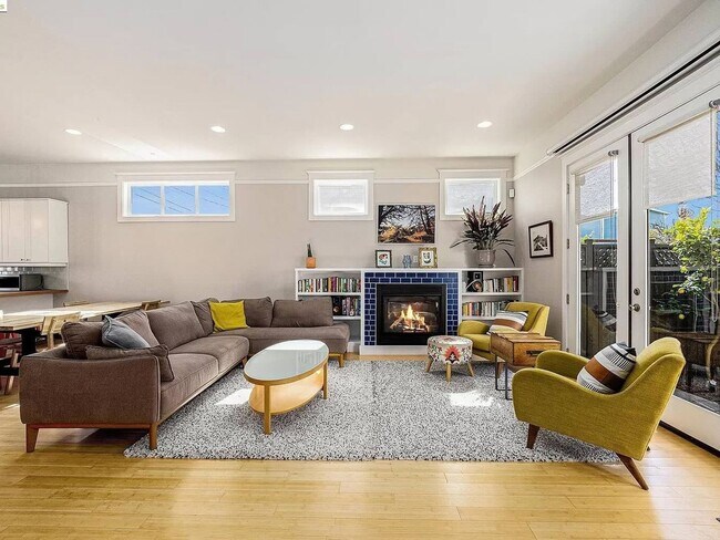 3 Bedroom UNFURNISHED House in Oakland