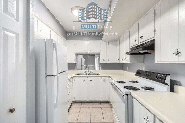 2413 W Hazelwood St Phoenix, AZ 85015