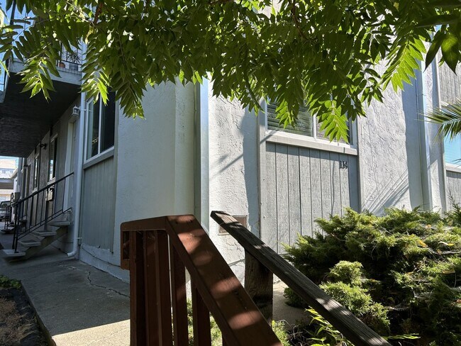 114 Carolina St Vallejo, CA 94590