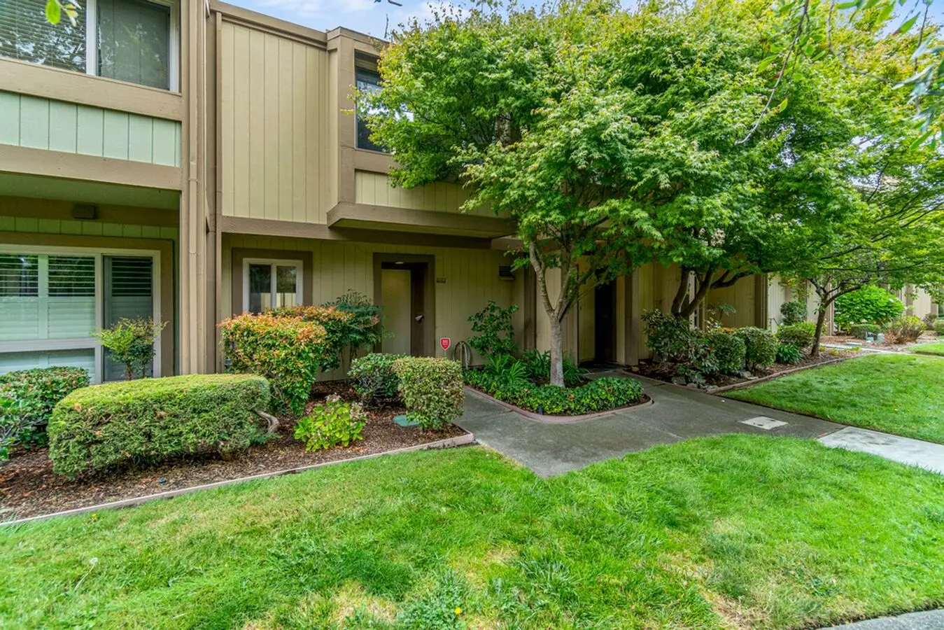 3158 Phoenix Lane