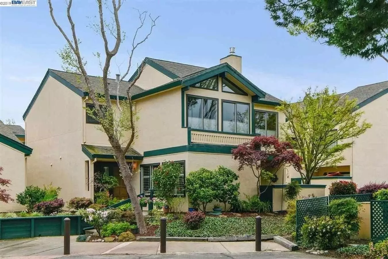 Spacious 4BR Townhome in Alameda