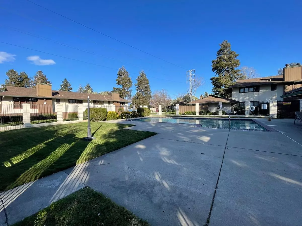 2416 Shadow Lane