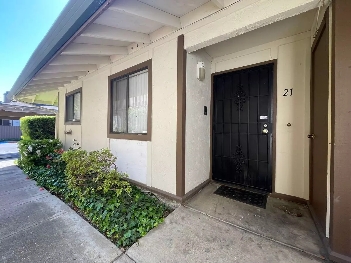 Beautiful Updated Condo with 2 Private Outside Patios