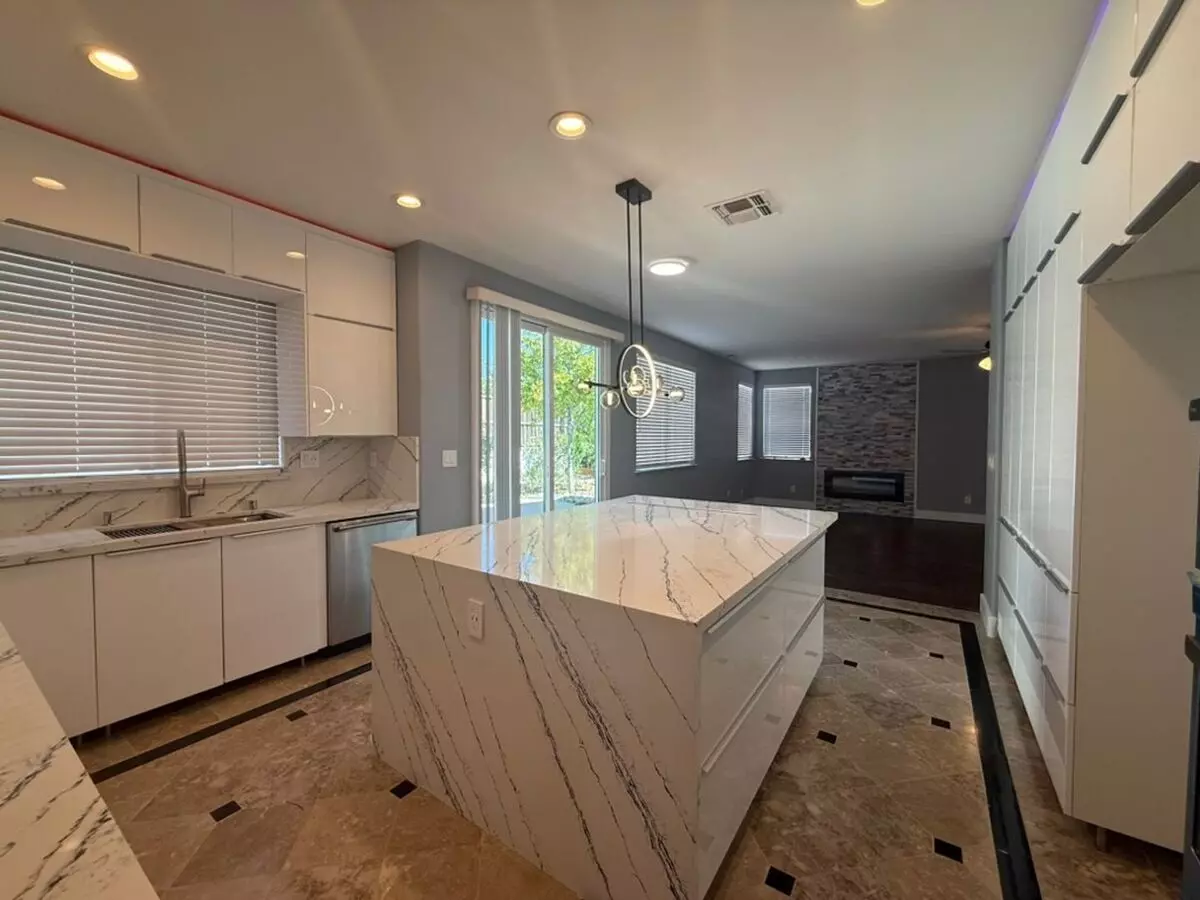 EPIC REA - Fully Renovated 5BR/3BA Home in Lone Tree Estates
