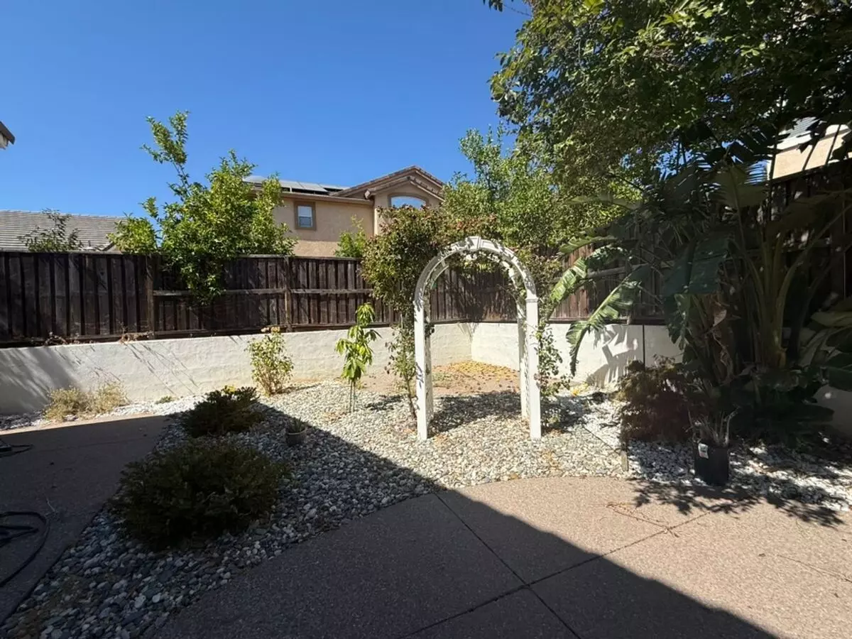 EPIC REA - Fully Renovated 5BR/3BA Home in Lone Tree Estates