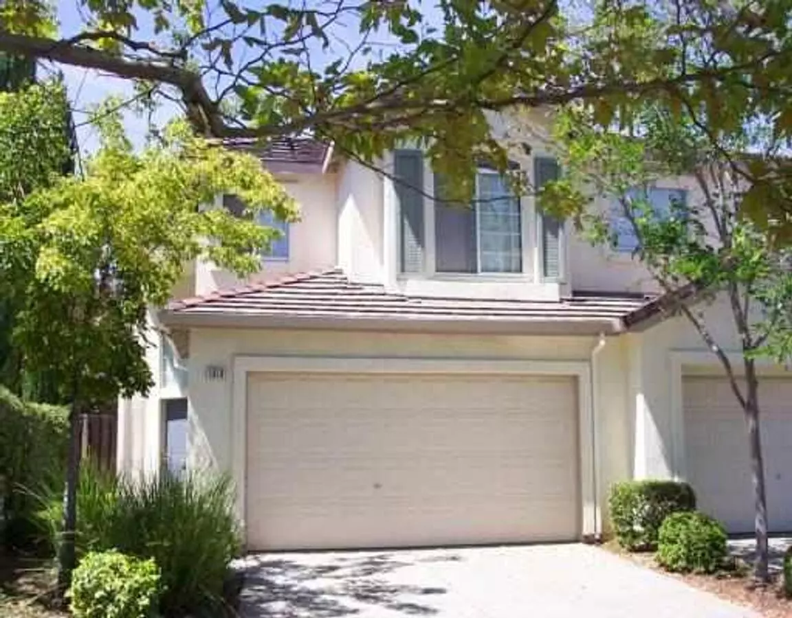 1810 Gardenia Court