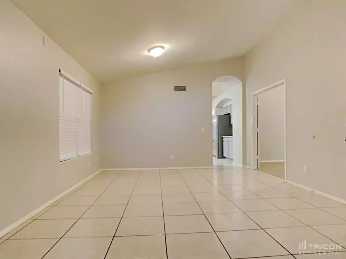 1805 North 127th Drive