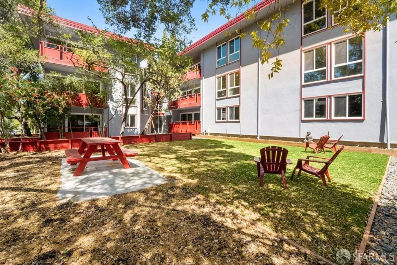 Carlmont Apartments