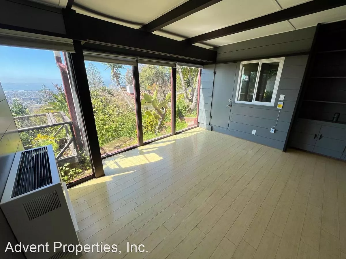 330-332 Panoramic Way
