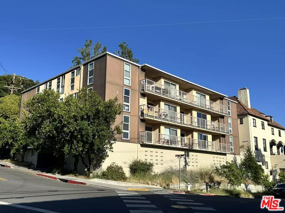 2 Panoramic Way