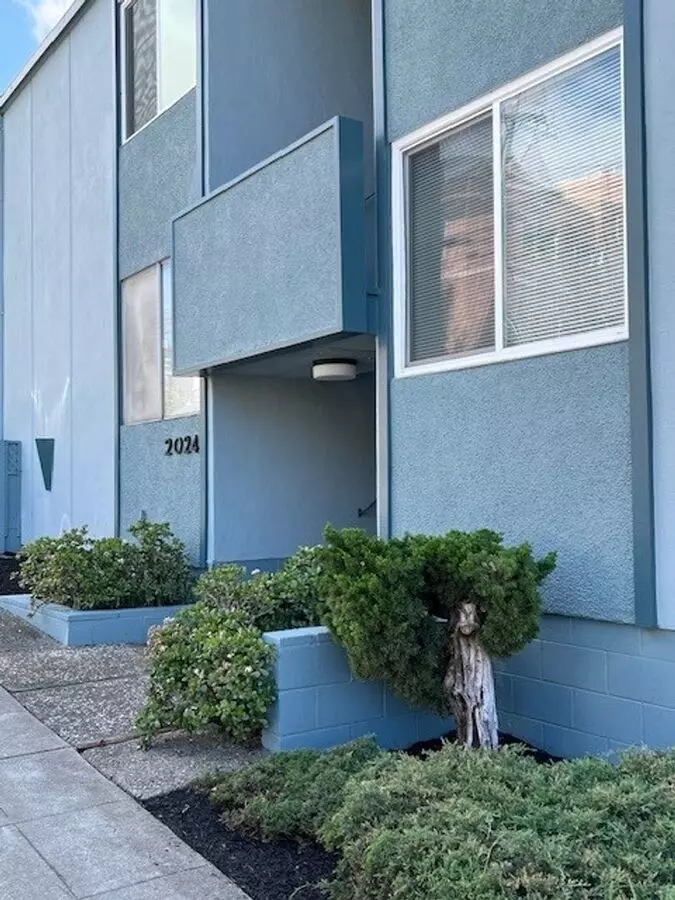 2024 Vine Street, Berkeley (Apartment)