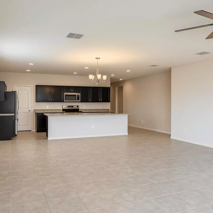 25698 W Desert Dr