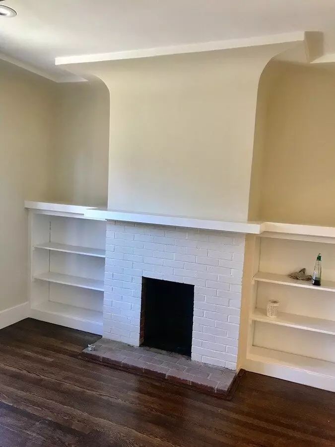 1005 Burlingame Avenue