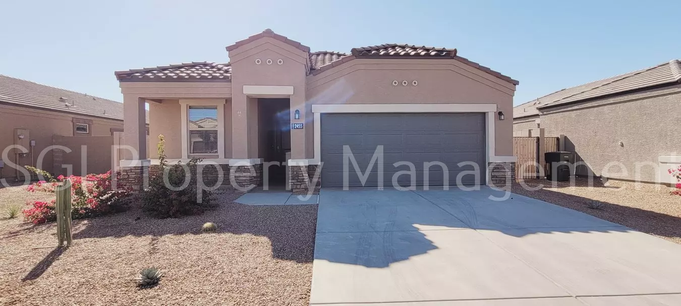 Nearly New Casa Grande Home!!