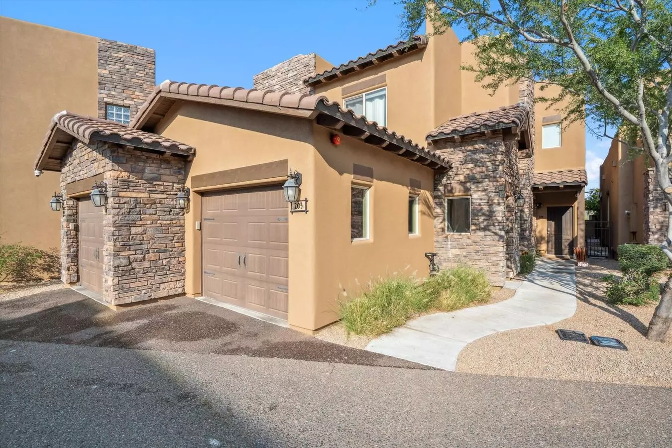 3 Bedroom 2 Bathroom Rancho Verde Del Rio Townhome