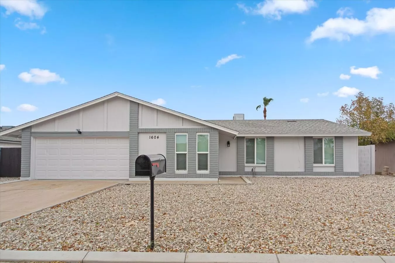1604 West Colt Road