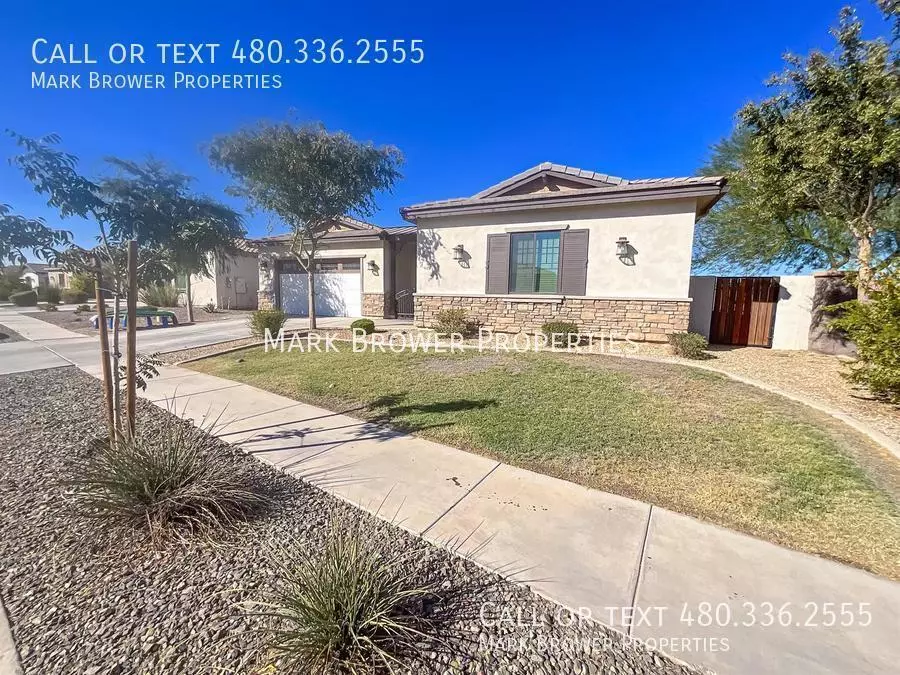 3860 East Horseshoe Place
