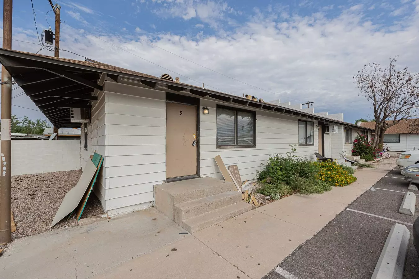 864 E Chandler Blvd