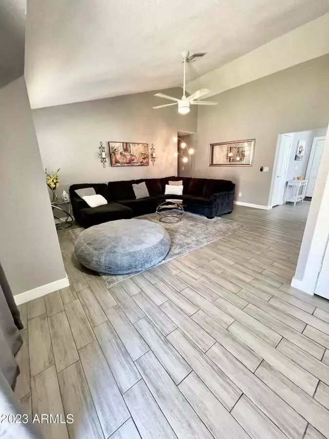 3612 W Elgin St