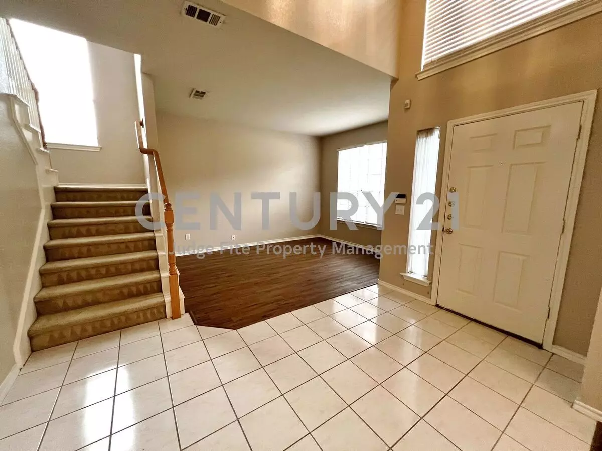 1502 Nightingale Lane