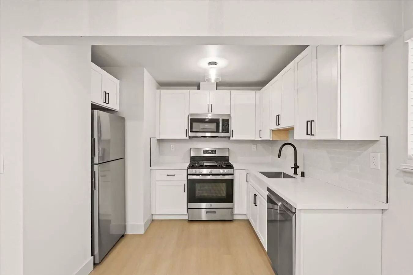 10160-10162 Park Circle East 10162