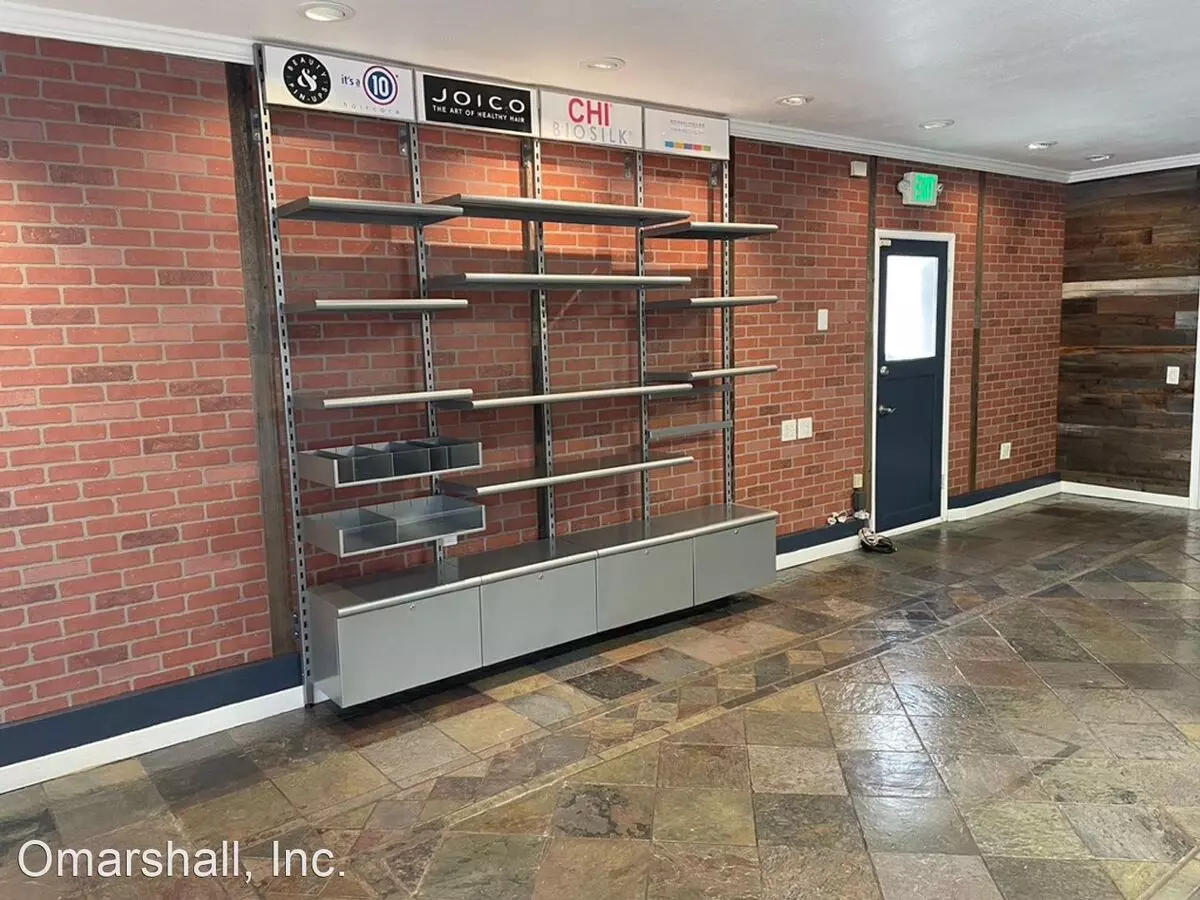 18-22 W Market St