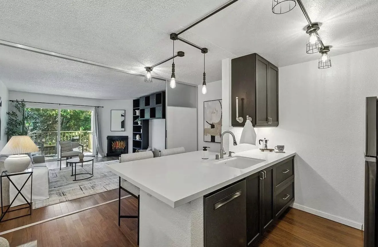 One Bed One Bath Resort-style Living In Daly City?s