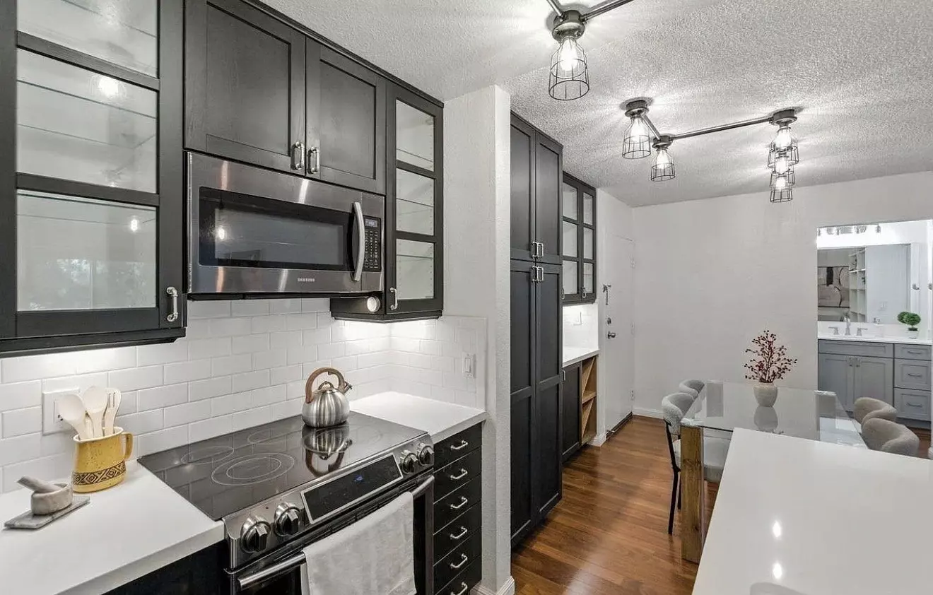 One Bed One Bath Resort-style Living In Daly City?s