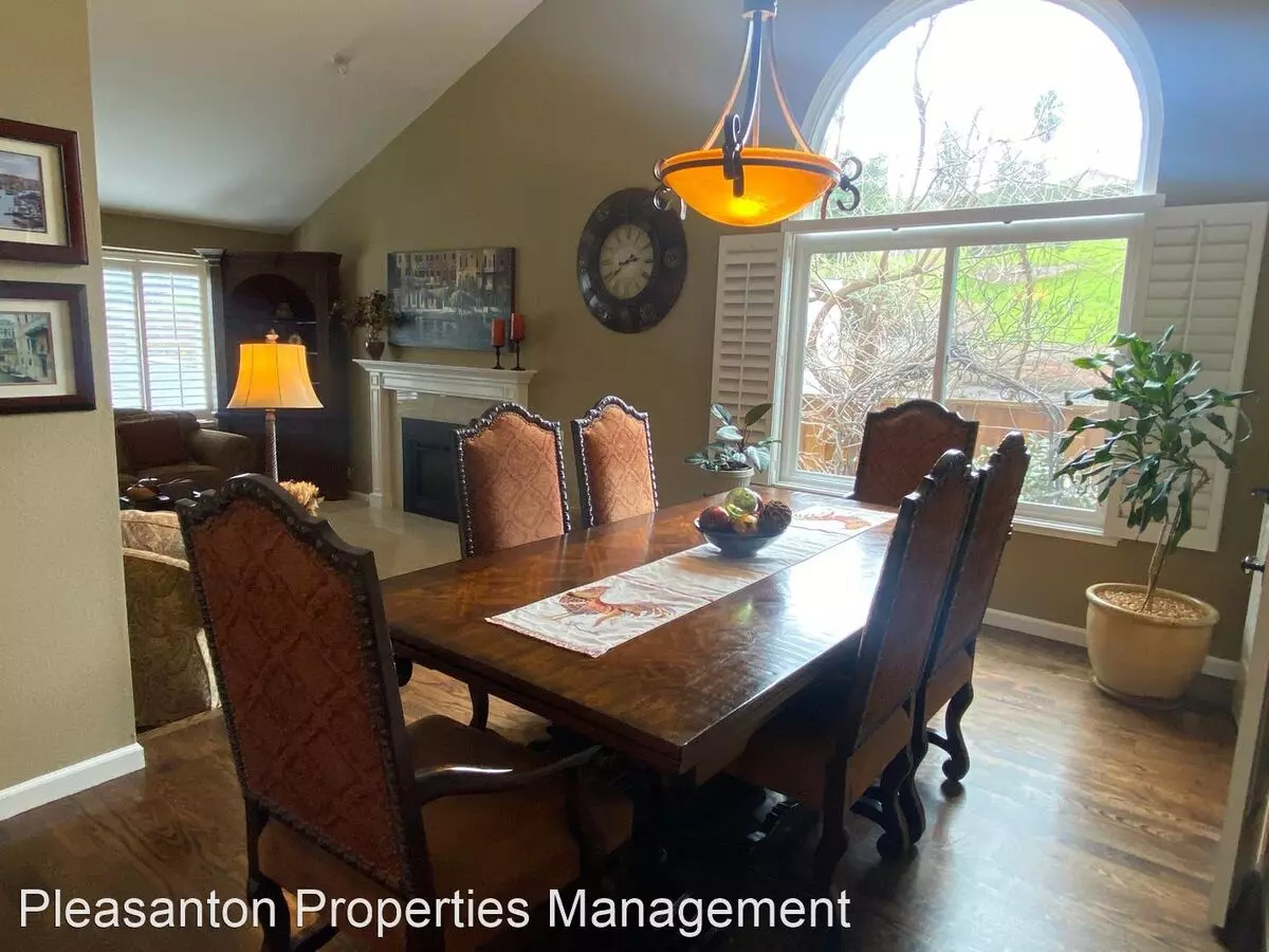 5 Carlyle Ct