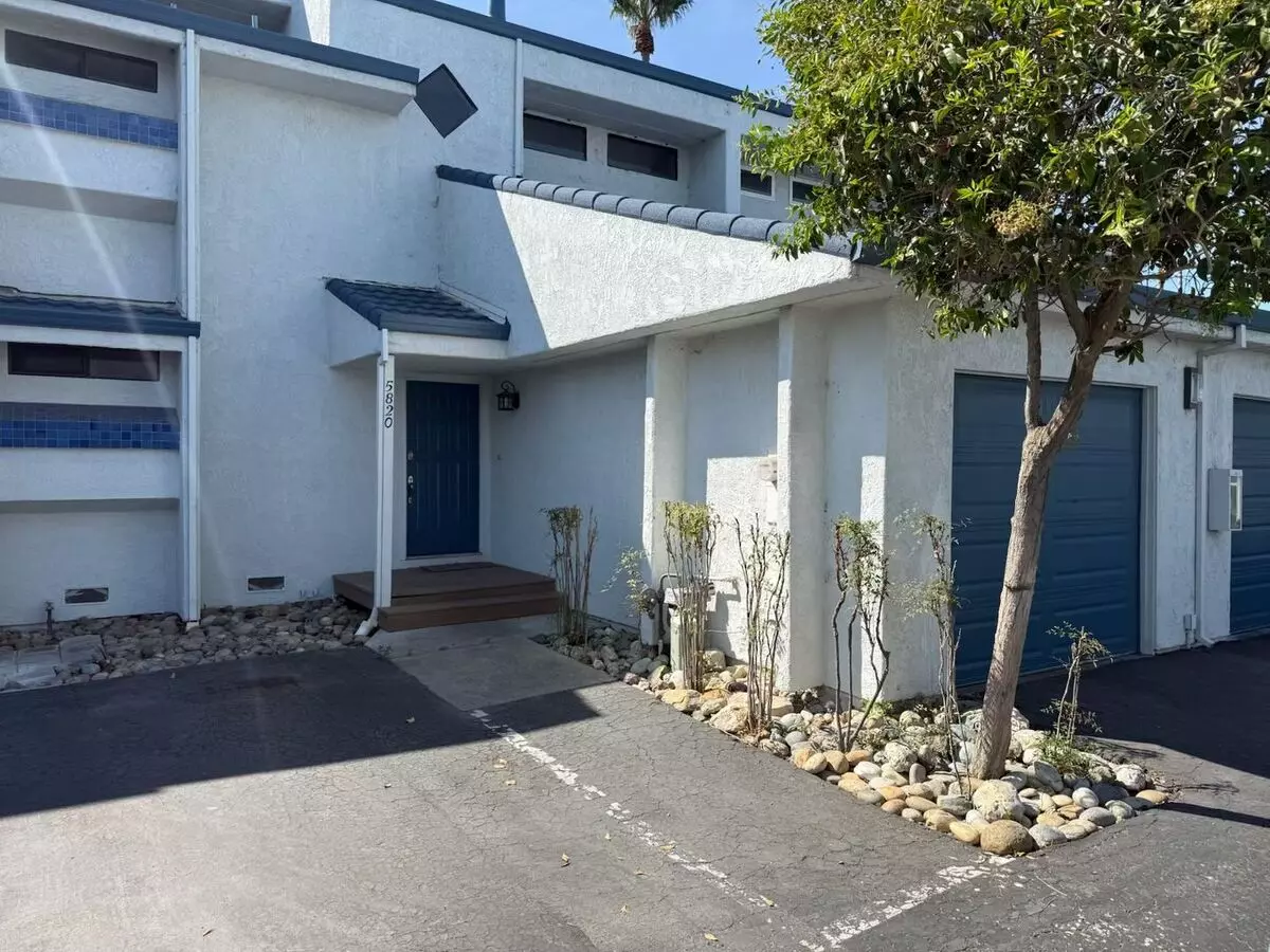 Great Condo At The Discovery Bay Marina...2 Bds/2baths Clean And Ready To Go!!
