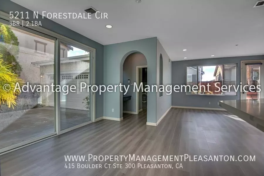 5211 North Forestdale Circle
