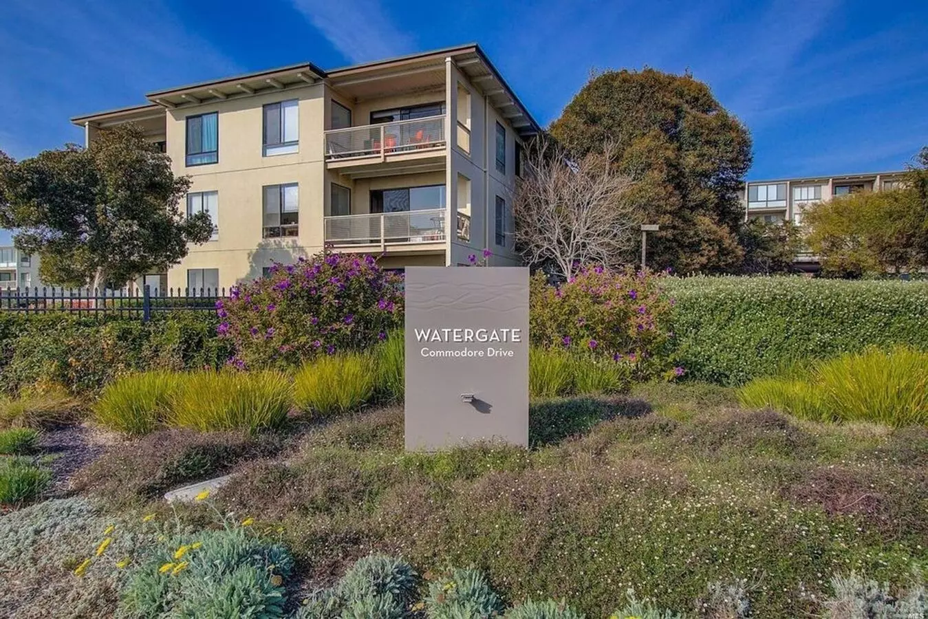 3 Captain Dr Emeryville, CA 94608