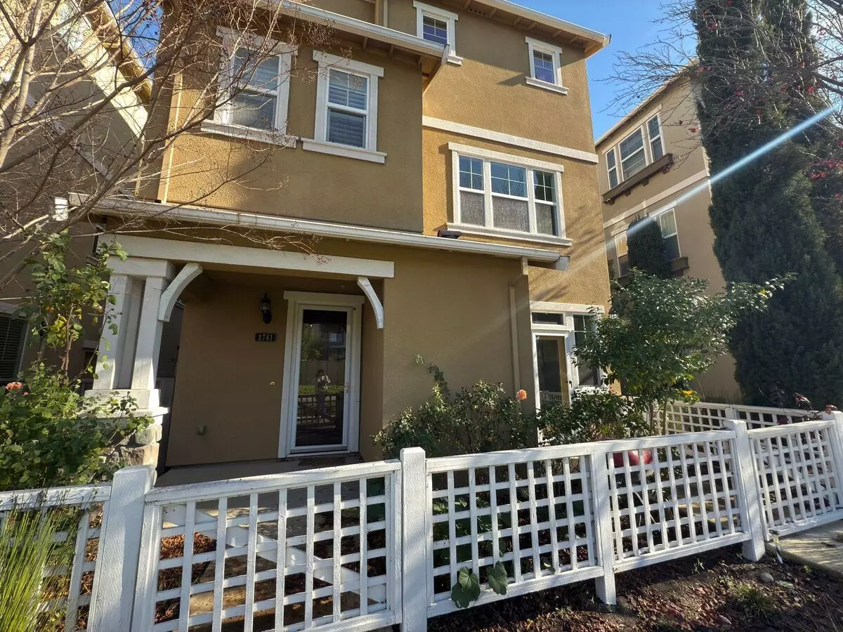 Fremont- Nice Floor Plan, NEWLY BUILT, 4 Bed, 3.5 Bath