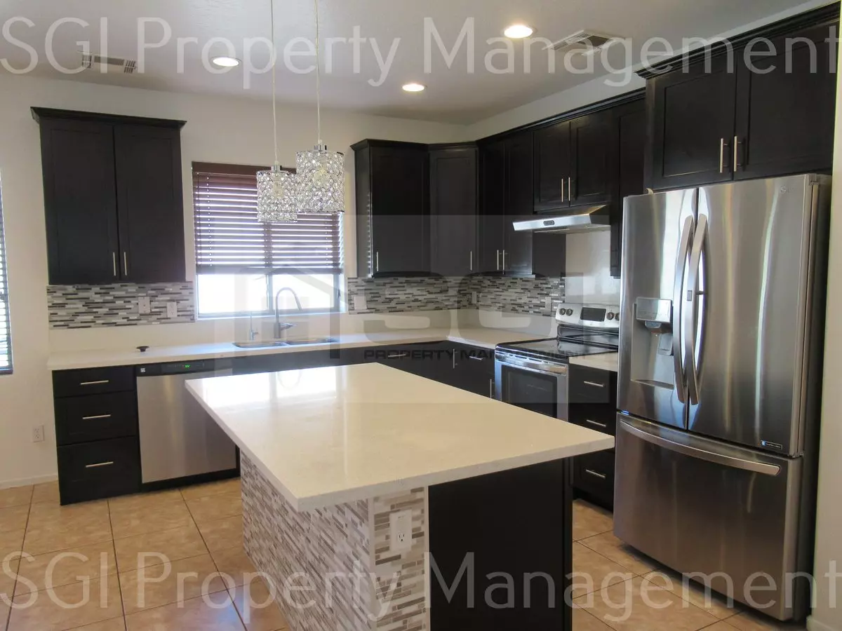 1243 E Walnut Rd