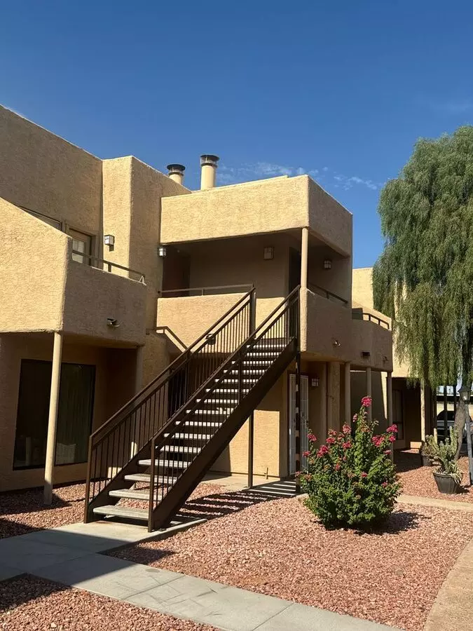 2 Bedroom Unit In Cactus Flats In Glendale
