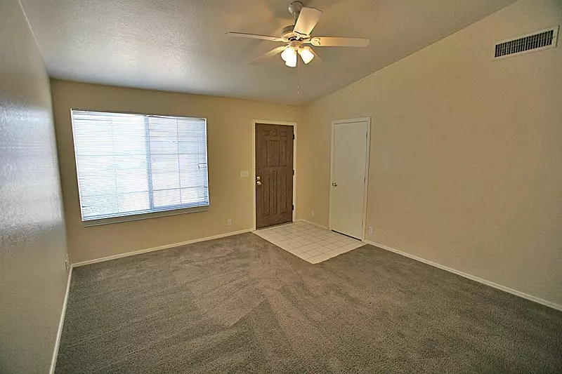 10407 W Medlock Dr