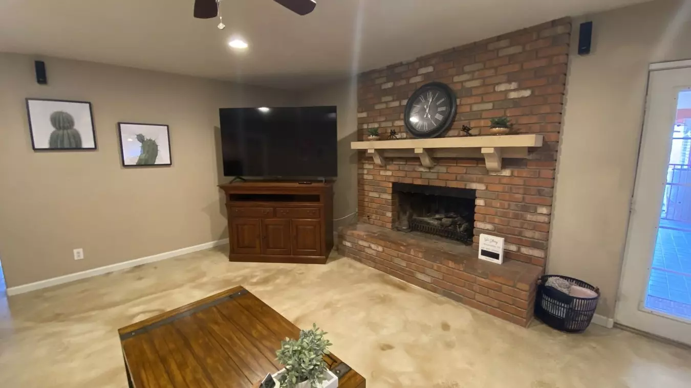 6823 W Union Hills Dr