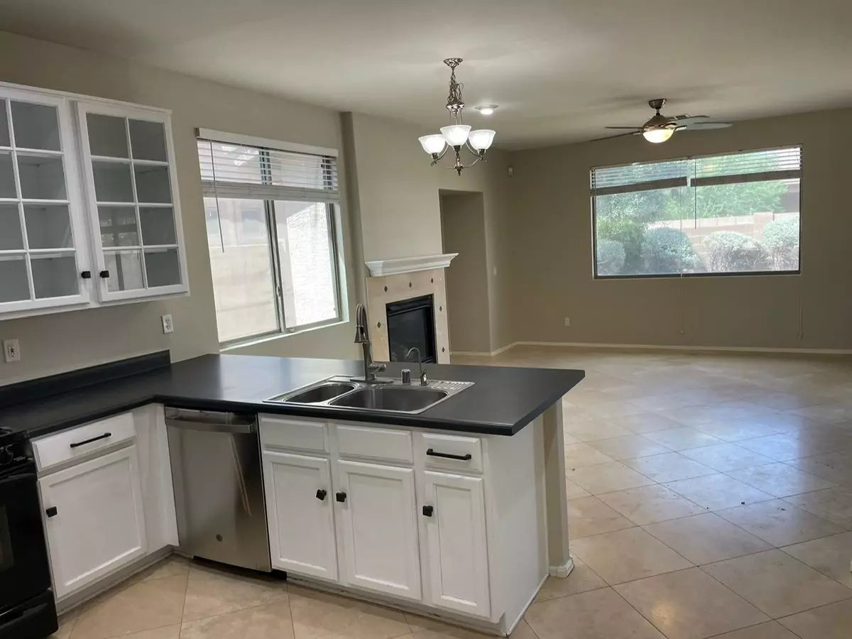 17678 W Desert View Ln