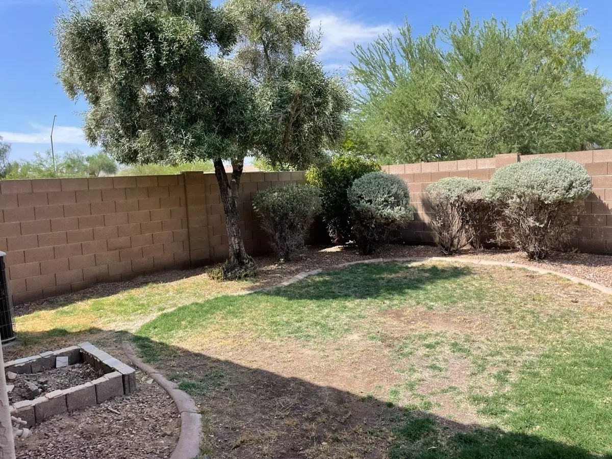 17678 W Desert View Ln