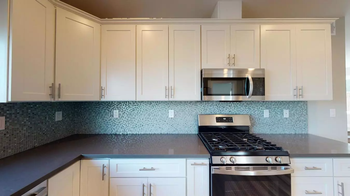 Brand new stylish Hayward home 1 mile from Cal State East Bay