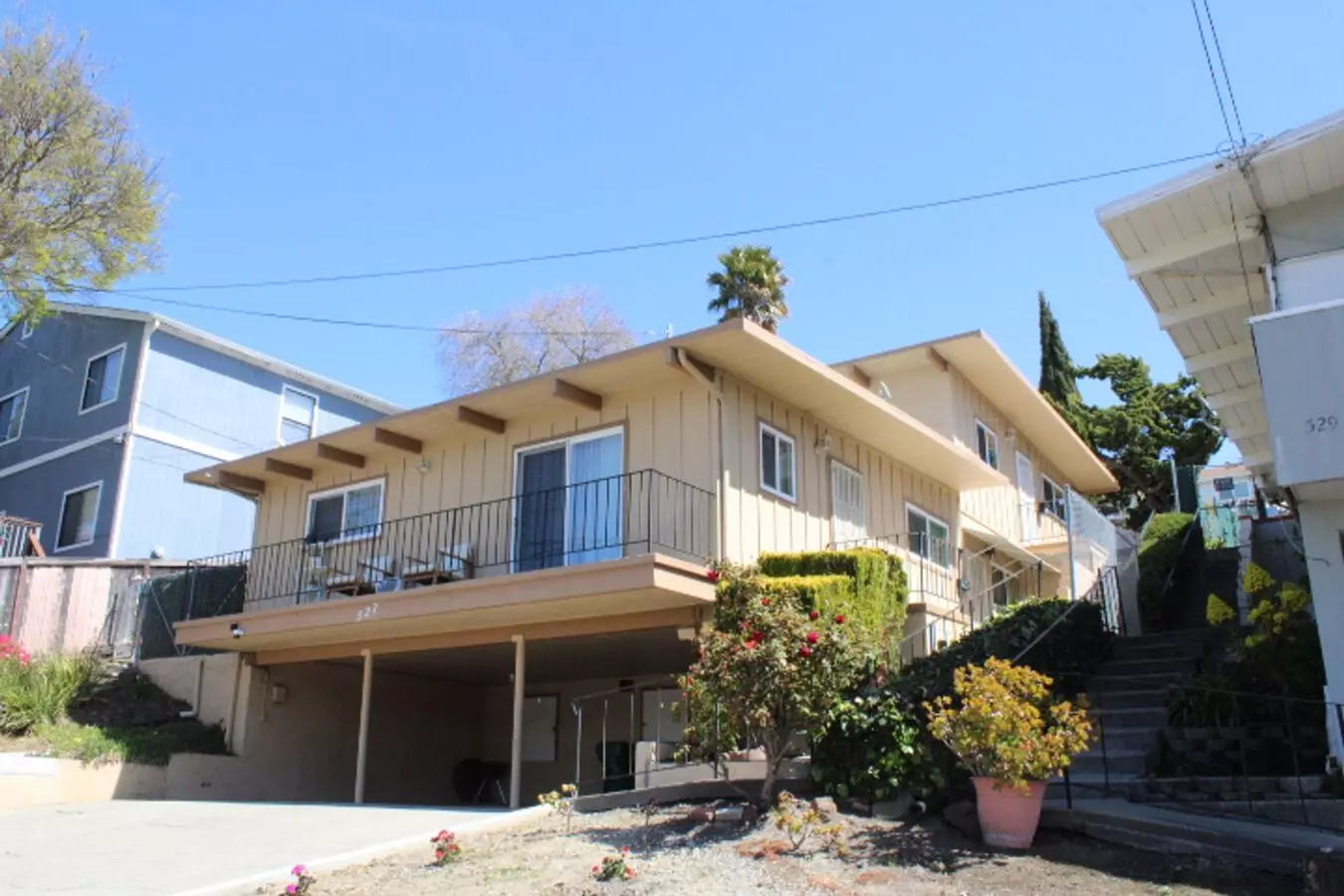 527 Vaqueros Ave