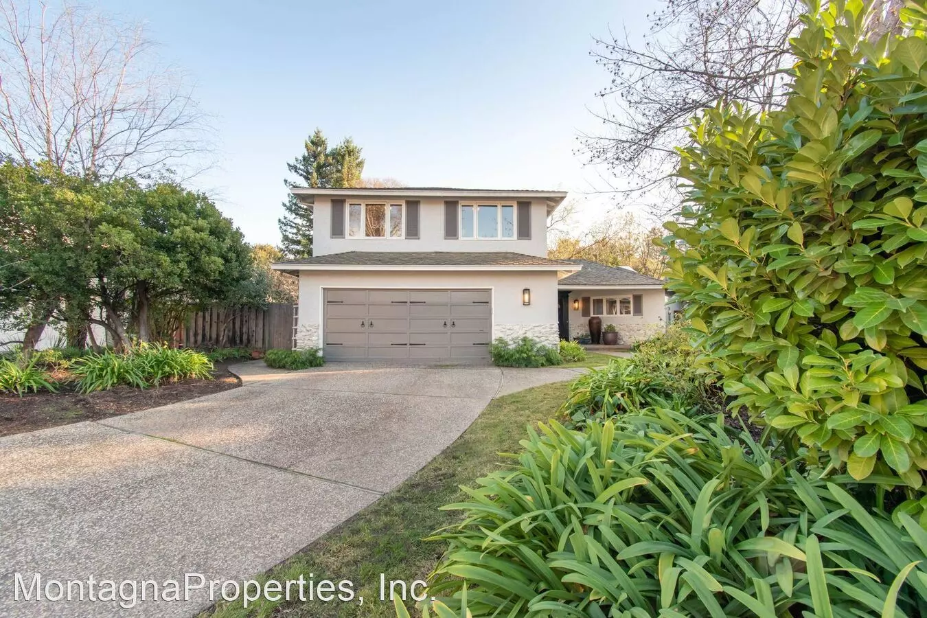 9 Middlebury Lane