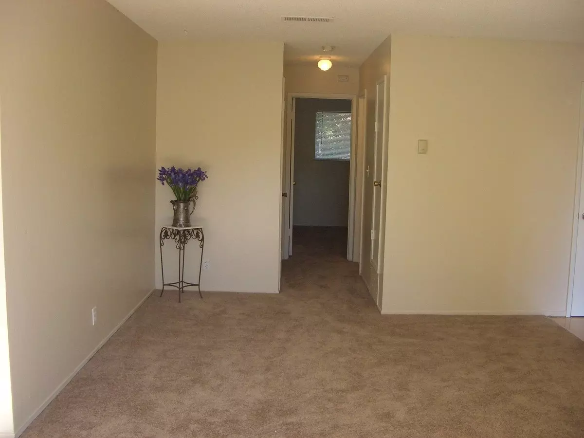Mira Loma Apartments