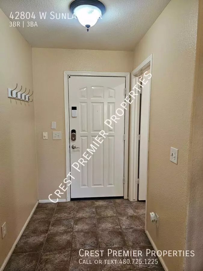 42804 W SUNLAND Drive