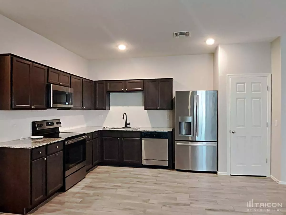 45683 W Rainbow Drive