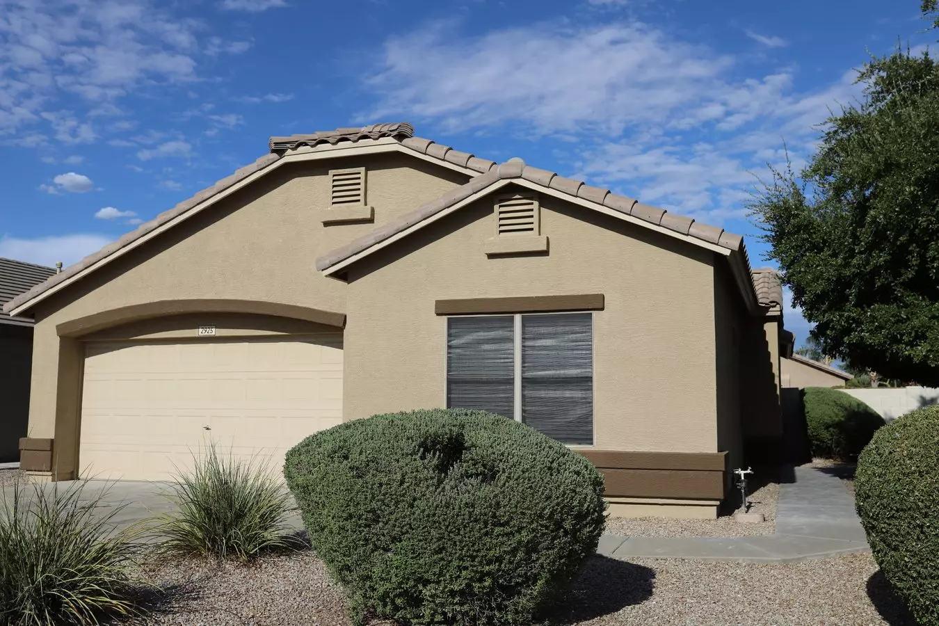 2925 S 93rd Pl